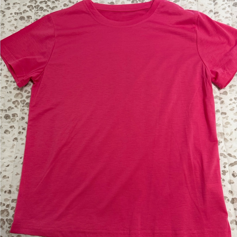 Women’s Fitted Pink T-Shirt